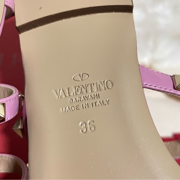 VALENTINO GARAVANI
Rockstud Caged Leather Flat Sandals Pink - Picture 5 of 11